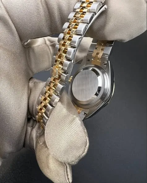 Rolex Lady-Datejust 28mm Champagne Diamond Dial 46-Diamond 18k Yellow Gold Bezel Yellow Rolesor Jubilee Bracelet 279383RBR | 2025 Never Worn Full Set - Image 3