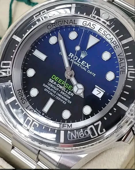 Rolex Sea-Dweller Deepsea "James Cameron" D-Blue 44mm Gradient Blue-Black Dial Black Cerachrom Bezel Oyster Bracelet 126660 | 2023 Full Set - Image 2