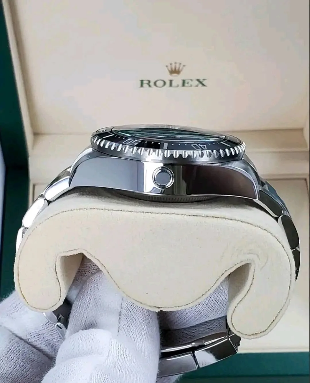 Rolex Sea-Dweller Deepsea "James Cameron" D-Blue 44mm Gradient Blue-Black Dial Black Cerachrom Bezel Oyster Bracelet 126660 | 2023 Full Set - Image 4