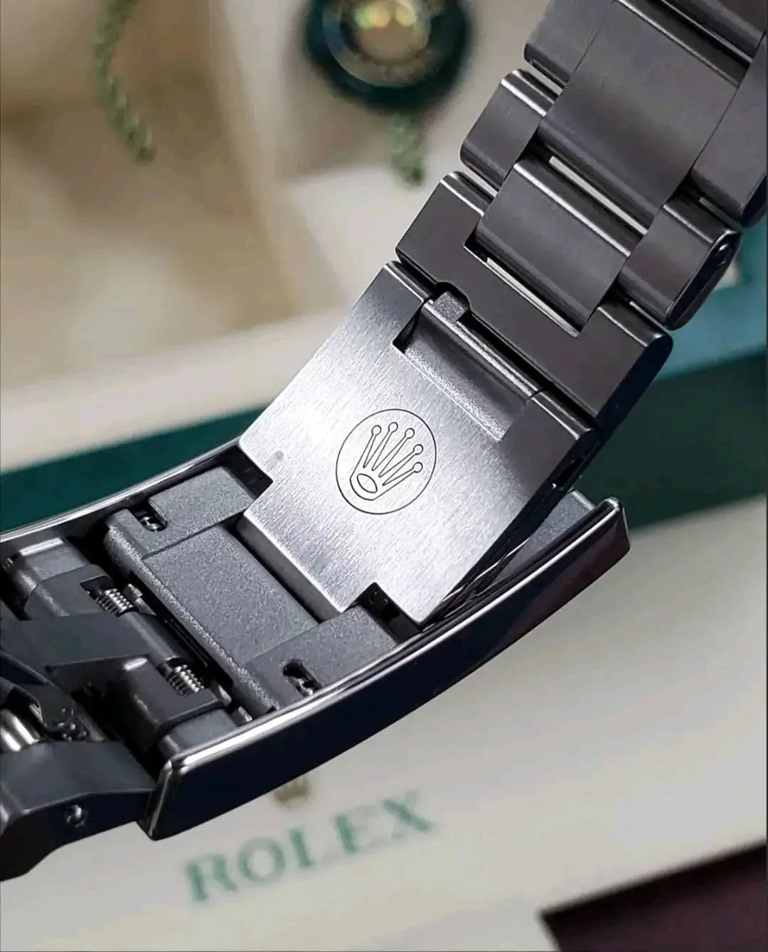 Rolex Sea-Dweller Deepsea "James Cameron" D-Blue 44mm Gradient Blue-Black Dial Black Cerachrom Bezel Oyster Bracelet 126660 | 2023 Full Set - Image 9