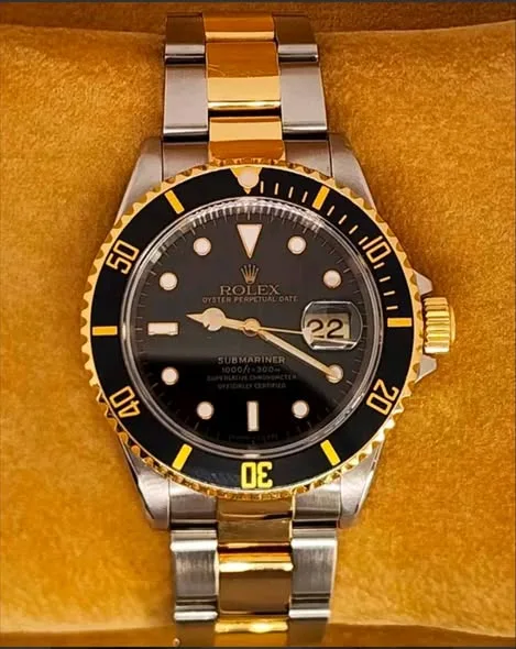 Rolex Submariner Date 40mm Black Dial Two-Tone Yellow Gold & Steel Oyster Bracelet 16613 | Vintage 1999 Full Set