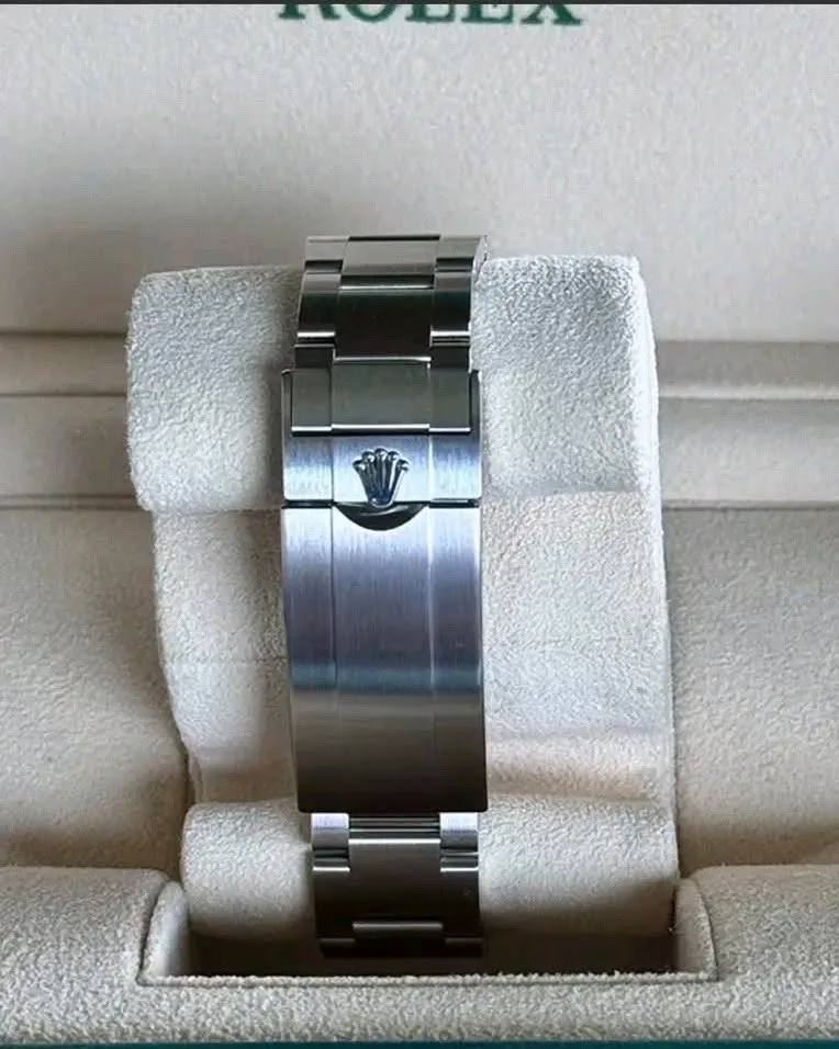 Rolex Submariner Date 41mm Black Dial Black Cerachrom Bezel Oyster Bracelet 126610LN | 2024 Mint Full Set — The Quintessential Submariner - Image 6