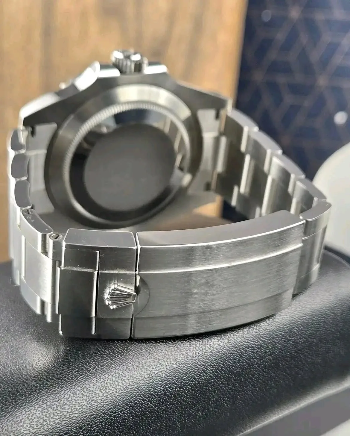 Rolex Submariner No-Date 41mm Black Dial Black Cerachrom Bezel Oyster Bracelet 124060 | 2023 Full Set — The Purist's Choice - Image 6