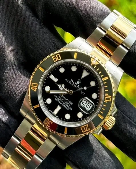 Rolex Submariner Date 40mm "Two-Tone Black" Yellow Rolesor Black Cerachrom Bezel Oyster Bracelet 116613LN | 2014 Full Set — Discontinued - Image 5