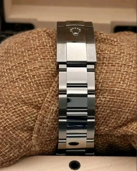 Rolex Datejust 41 White Roman Dial Smooth Bezel Jubilee Bracelet 126300 | 2023 New Full Set - Image 3