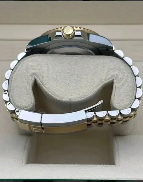 Rolex GMT-Master II "Bumblebee / Zombie" 40mm Black Dial Black & Grey Cerachrom Bezel Two-Tone Yellow Rolesor Jubilee Bracelet 126713GRNR | 2025 Full Set - Image 4